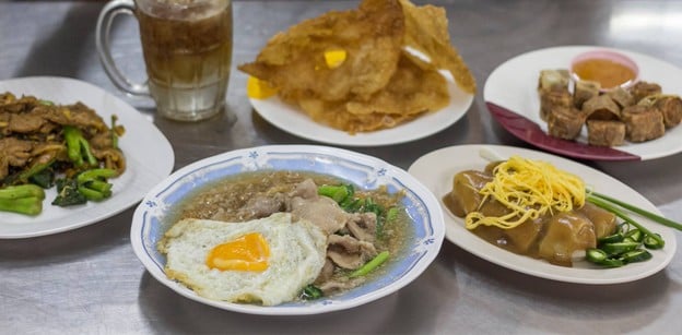 ราดหน้ารัตนาธิเบศร์