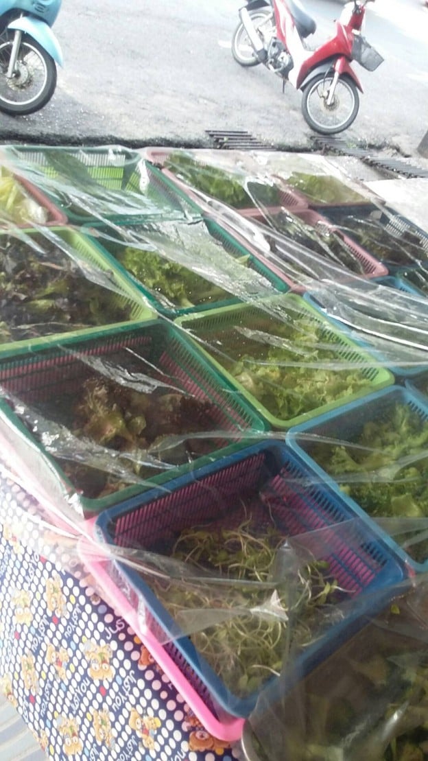 เมนูของร้าน สลัดไข่มุก
