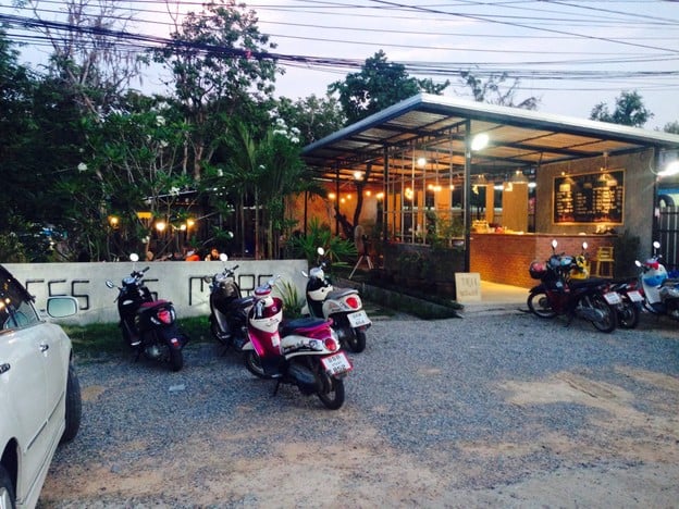 หน้าร้าน Less Is More Steak