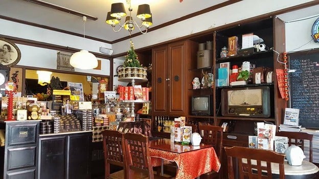 Kopi De Phuket Cafe’ & Restaurant ร้านอาหารพื้นเมือง และกาแฟ โกปี๊ เดอ ภูเก็ต