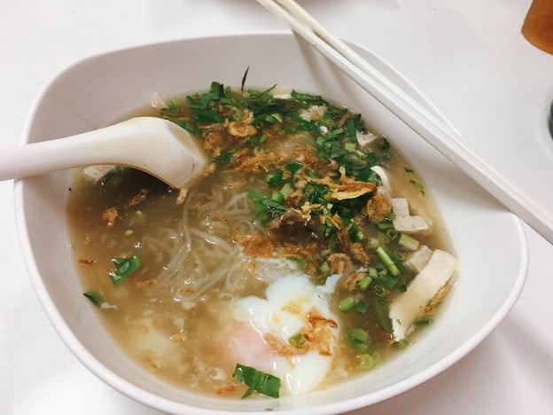 เจ๊เตียงก๋วยจั๊บญวนเส้นสด ลาดพร้าว101 แยก15