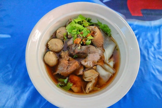 ก๋วยเตี๋ยวเนื้อตุ๋นนายส่วน สวนสยาม