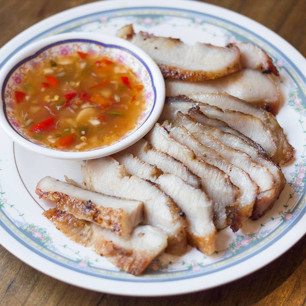 ไก่ทอดเจ๊กี ส้มตำโปโล ลุมพินี