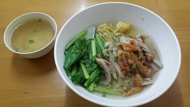 เมนูของร้าน บุญตงเกียรติ ข้าวมันไก่สิงคโปร์ ทองหล่อ