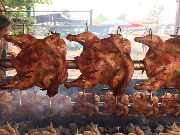 แม่มวลไก่หมุน(ปักธงชัย) แรก