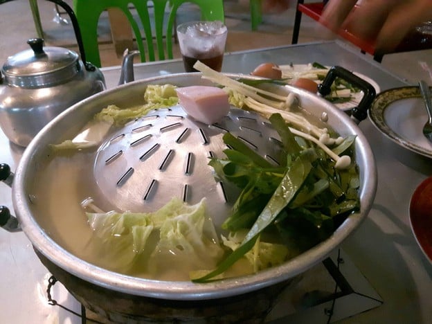 สมบูรณ์หมูกระทะบุฟเฟ่ต์