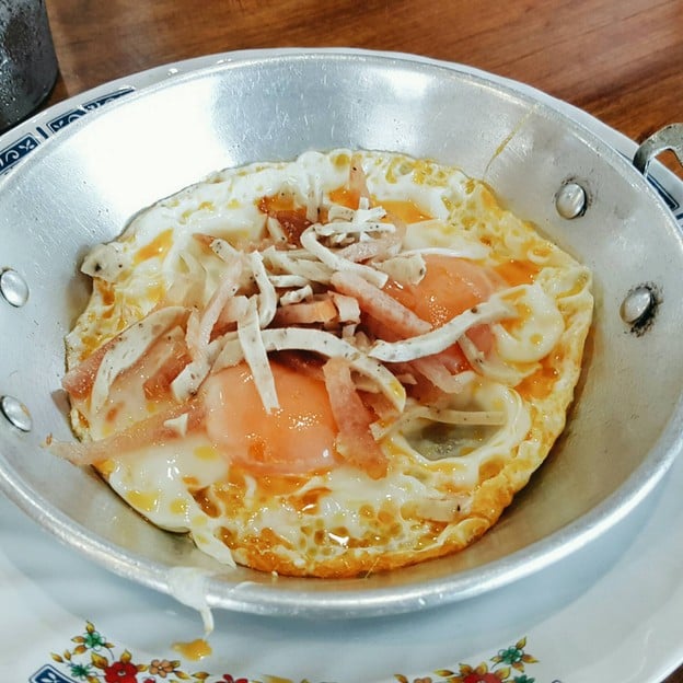 เมนูของร้าน ร้านแม่งามอิ่มอร่อย ถนนคนเดินเชียงคาน