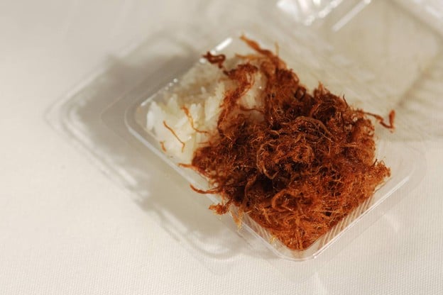 ข้าวเหนียวหมูฝอย หน้า Siam Watch & Optic