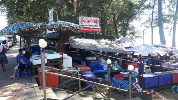 เจ๊พรปักษ์ใต้ ซีฟู้ด หาดแม่รำพึง ระยอง