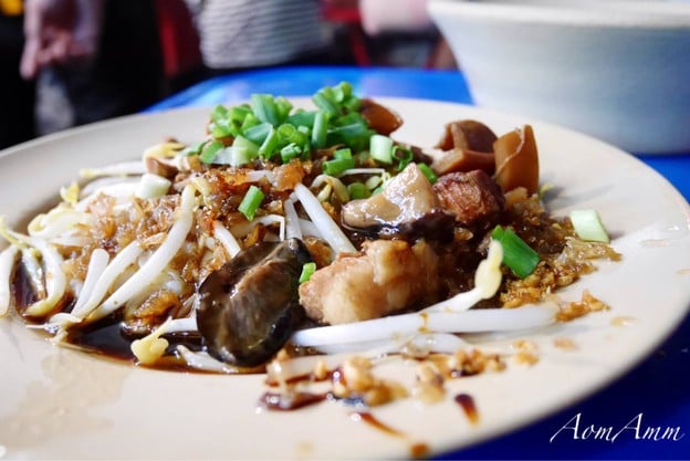 เมนูของร้าน ก๋วยเตี๋ยวหลอดพรชัยเยาวราช