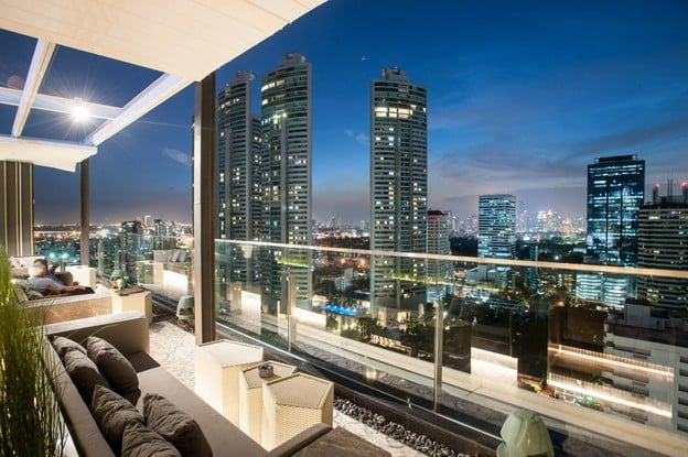 SKY On 20 (Rooftop Bar) Novotel Bangkok Sukhumvit 20