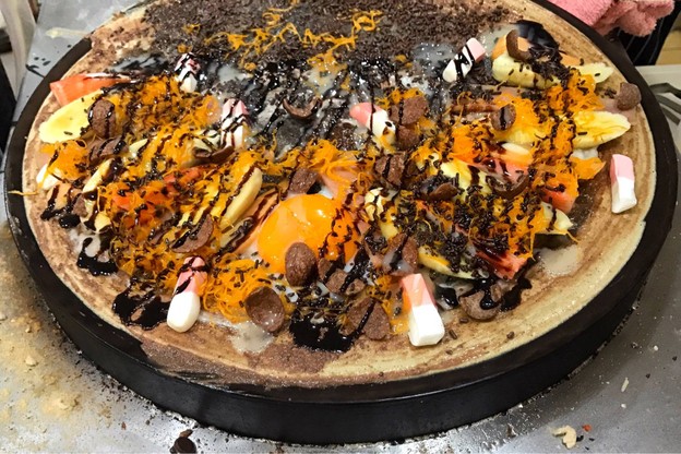 เครปบุฟเฟ่ต์ ไส้ทะลัก พับไม่ได้ สามชัย