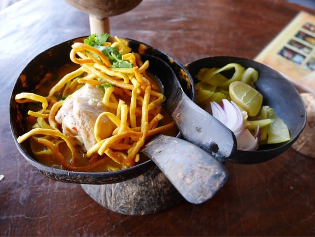 ข้าวซอยกะโหล้ง