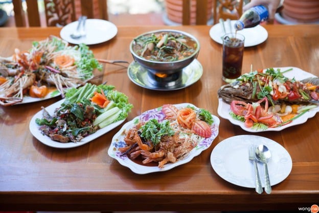 ครัวใบไม้ชายคลอง