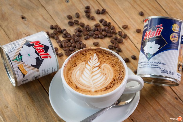 เมนูของร้าน Chock Coffee หน้าสนามกอร์ฟลานนา