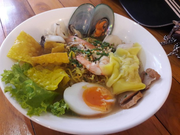 เมนูของร้าน ก๋วยเตี๋ยวต้มยำกั้งซี้ด ภูเก็ต สามกอง