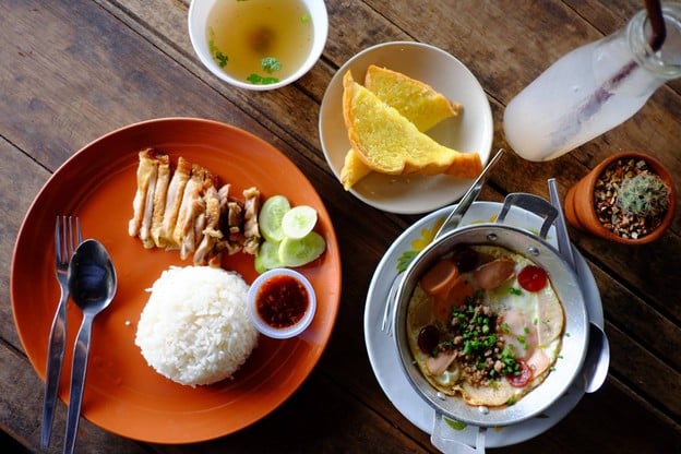 สี่แยกหัวตะเข้คาเฟ่แอนด์เกสท์เฮ้าส์