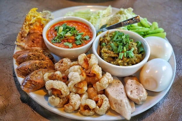 เมนูของร้าน ต๋อง เต็ม โต๊ะ นิมมานเหมินท์ ซอย 13