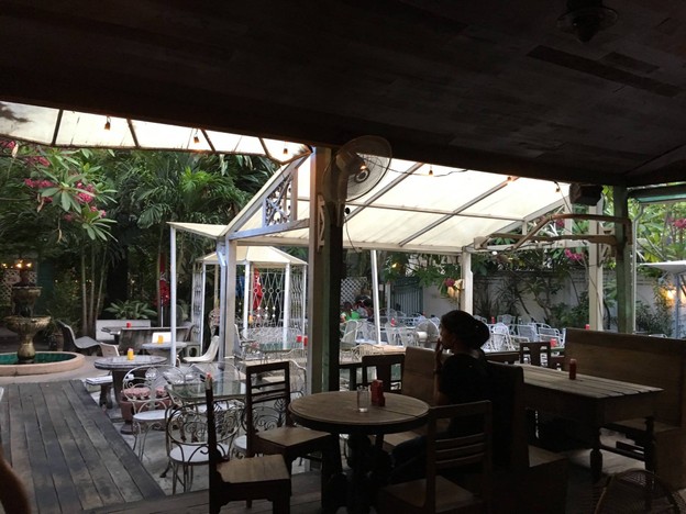 บรรยากาศ ตักสุรา สะพานหัวช้าง