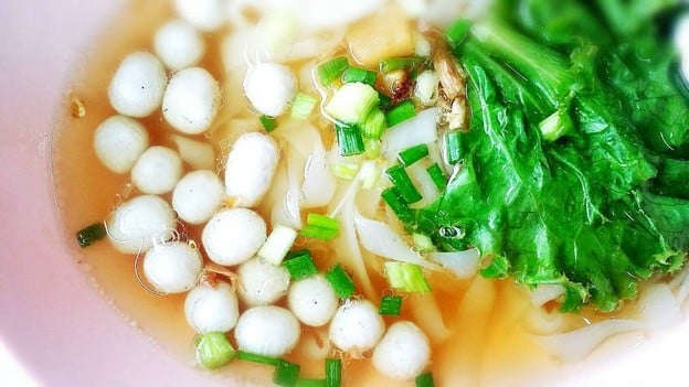 เมนูของร้าน อ๋องทิพย์รส (อ๋องช้างเผือกลูกชิ้นหัวนม)