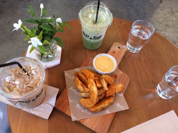 เมนูของร้าน Rest & Roll