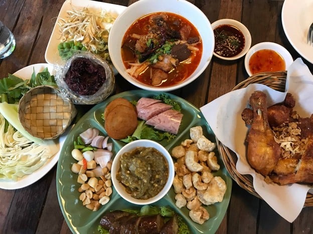 เมนูของร้าน เฮือนลำพูน สวนผัก