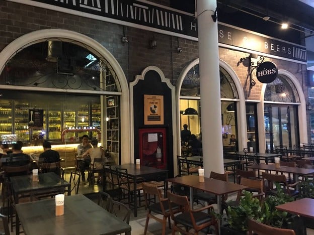 หน้าร้าน HOBS Int Intersect พระราม 3