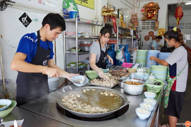 ข้าวเลือดหมูระยอง