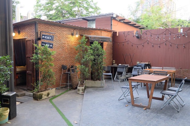 บรรยากาศ Hidden Backyard Cafe & Hangout