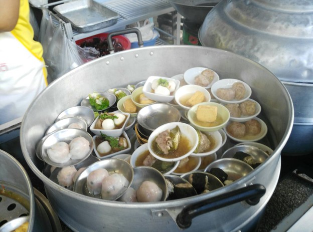 บุญรัตน์ติ่มซำ ดิลกอุทิศ