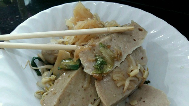 ก๋วยเตี๋ยวหมูยอตวงกองเมือง