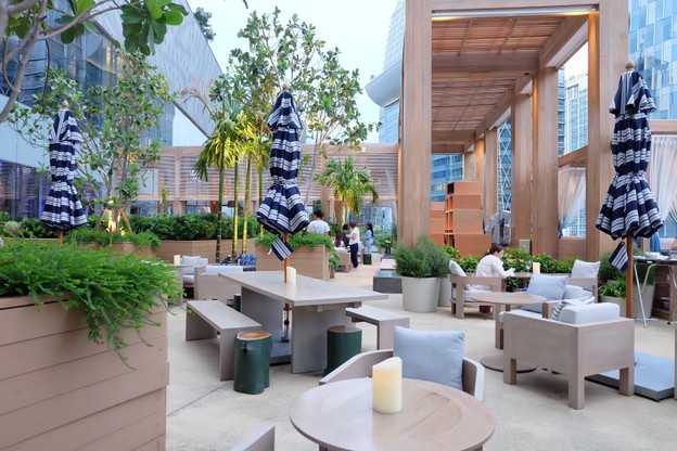 SIWILAI CITY CLUB Central Embassy