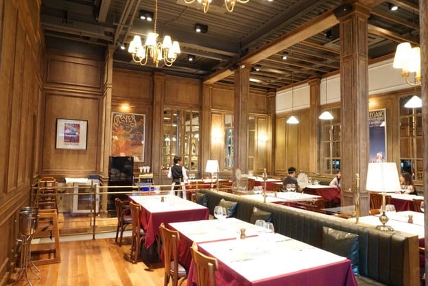 บรรยากาศ Le Boeuf The Steak & Fries Bistro ทองหล่อ