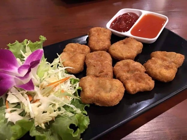 เมนูของร้าน ก๋วยเตี๋ยวต้มยำไข่หวานป่าตอง @สามกอง