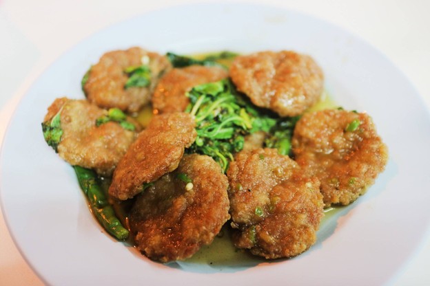 หมูโบราณ สี่แยกโก้งโค้ง