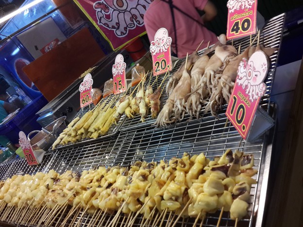 บรรยากาศ ปังปอนด์ หมึกย่าง สาขา13 ตลาดเลียบด่วนรามอินทรา