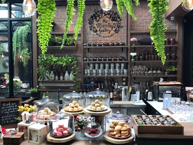 บรรยากาศ The Blooming Gallery ทองหล่อ