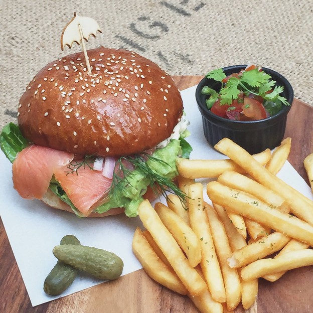(un) FASHION Cafe & Dining
