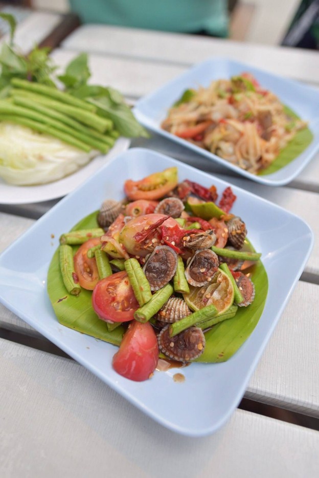 ส้มตำครกเหล็ก