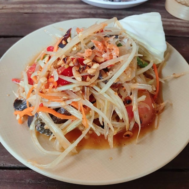 ส้มตำอมรา ศรีราชานครซอย8 & ก๋วยเตี๋ยวเนื้อ-หมู บางลำพู