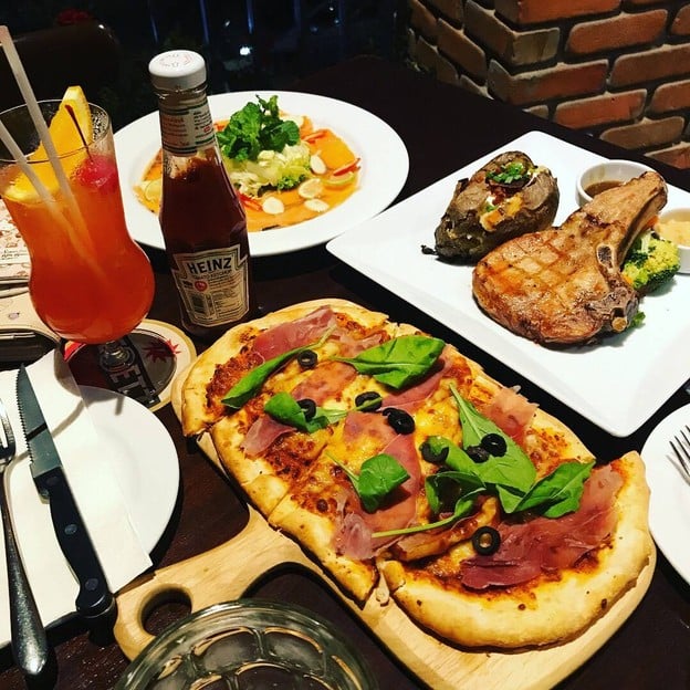 เมนูของร้าน The Londoner Brew Pub