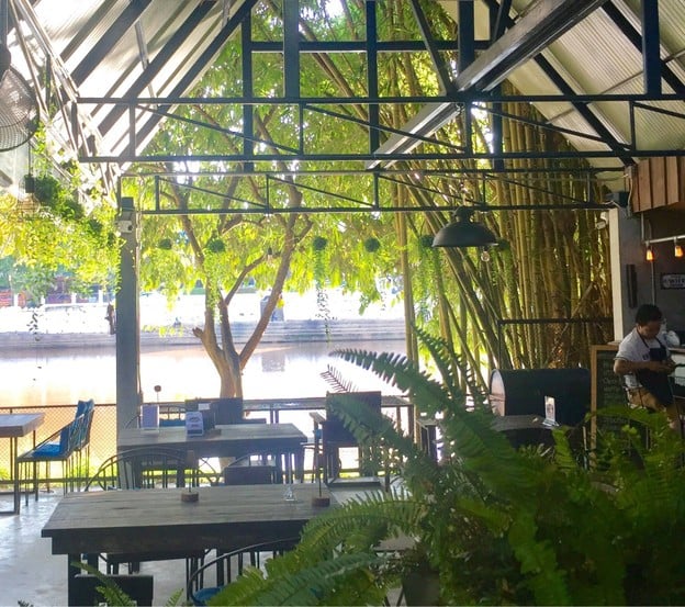 Serene Backyard Cafe&Eatery Soi Behind Wat Ket