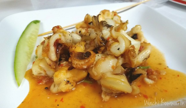 เมนูของร้าน ปลาหมึกสดย่าง สองพี่น้อง