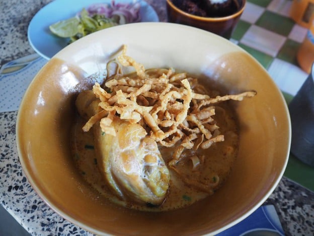 ป้าพรข้าวซอย