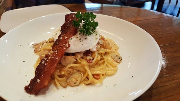 Mellow Restaurant & Bar Penny's Balcony ทองหล่อ 16