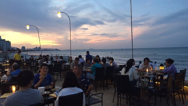 บรรยากาศ สุภัทรา บาย เดอะ ซี