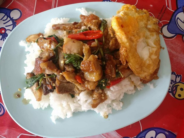 เจ๊ไก่ อาหารตามสั่ง
