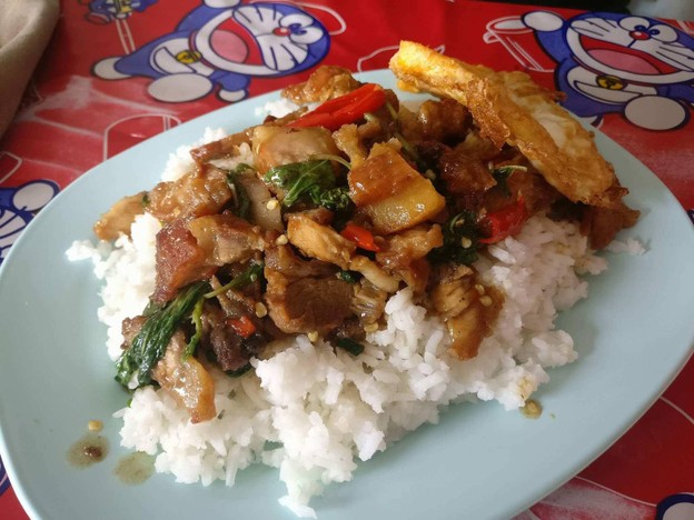 เจ๊ไก่ อาหารตามสั่ง