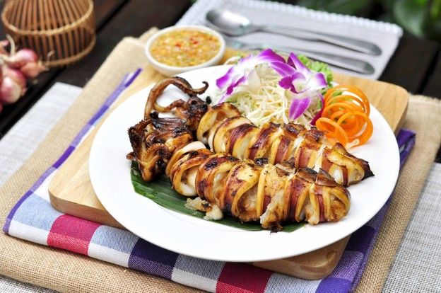 เมนูของร้าน หอมปลาเผา ซ.รัชดา18