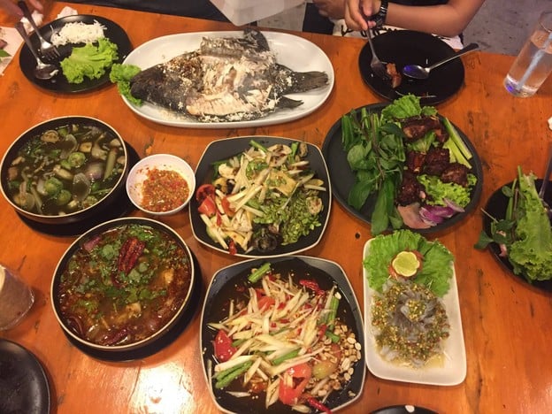 เมนูของร้าน ตำโสเหล่ ถนนมิตรภาพ